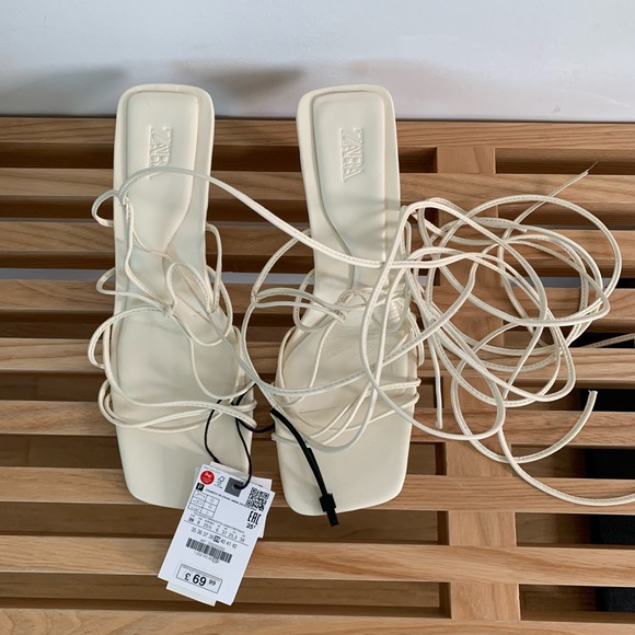 Zara white strappy leather sandals size 39 - Picture 1 of 3